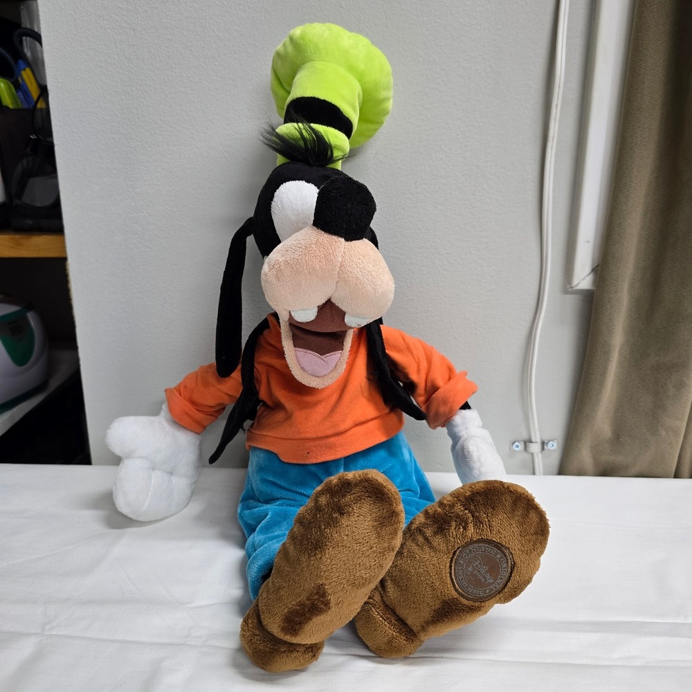 Disney Store Goofy Plush‎ Classic Character Toy Kidcore Stuffed Animal